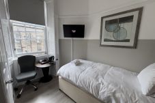 Rent by room in Edinburgh - The Maitland Rooms 9